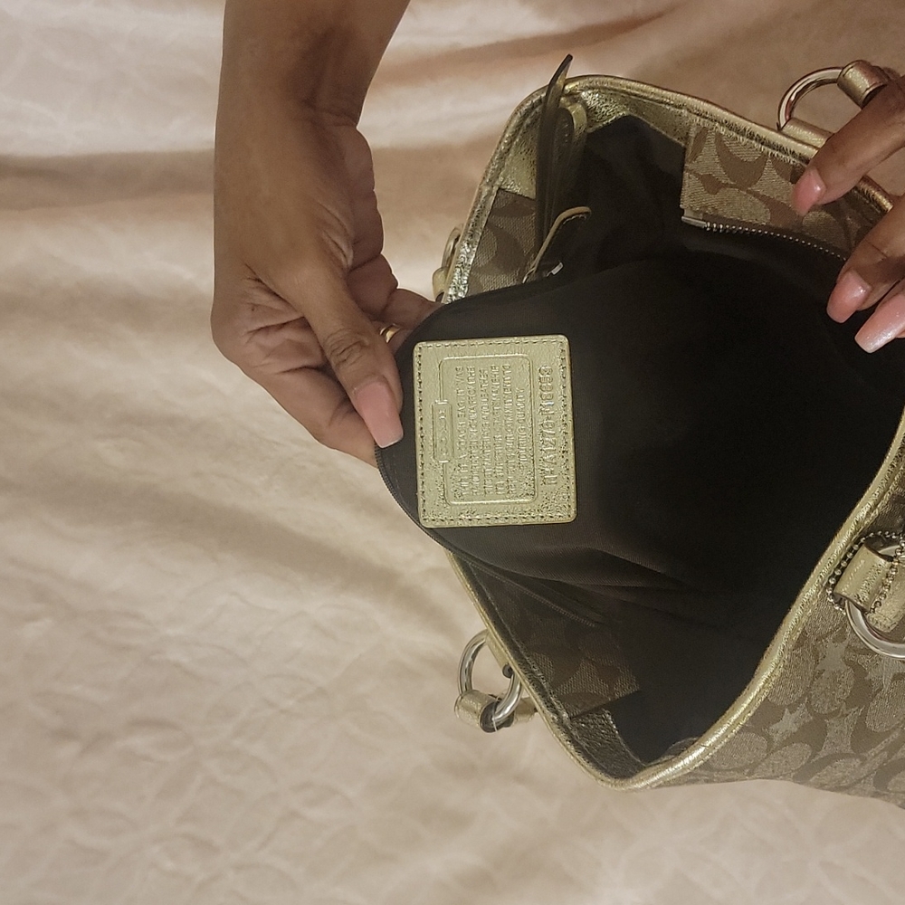 Coach purse - Picture 5 of 5
